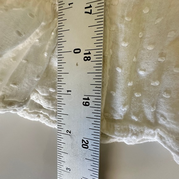 Knox Rose Eyelet Top Ruffle Hem Classic White Boho Small Baby Doll Chic Femine - Picture 13 of 13